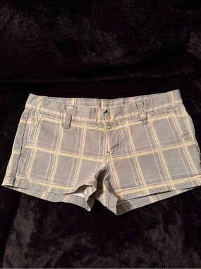 HURLEY Y2K Low Rise Gray/White/Yellow Plaid chino shorts. Size 7